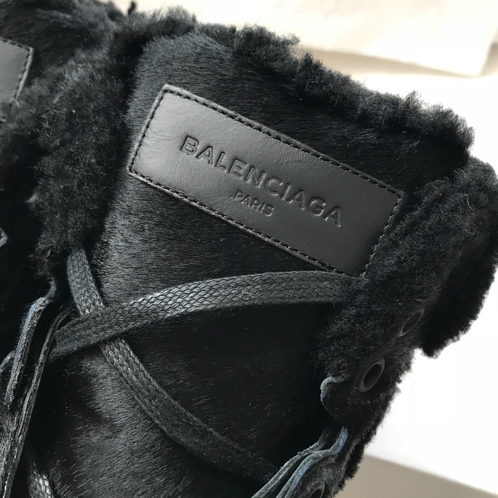 BALENCIAGA shearling and calf hair trainers (41) - Picture 2 of 12